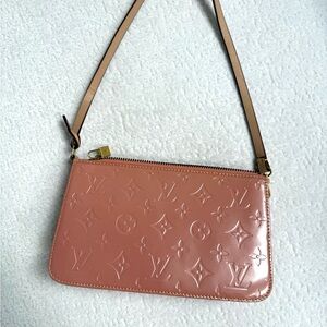 Louis Vuitton vintage pale pink bag. Great condition!